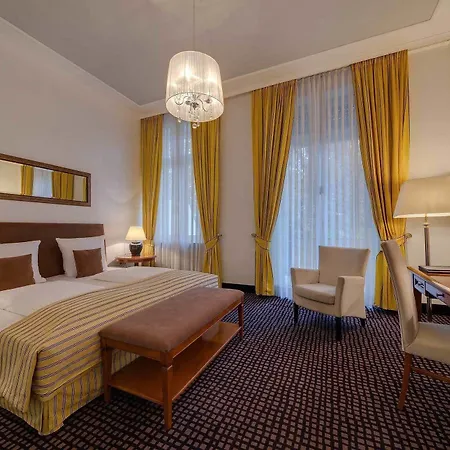 Am Sophienpark 4*