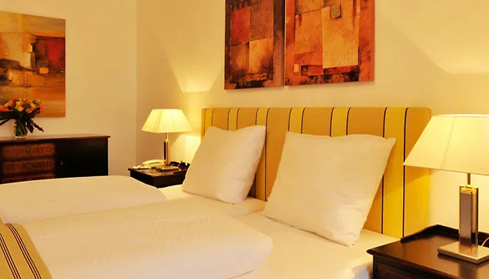 أم سوفينبارك فندق 4*